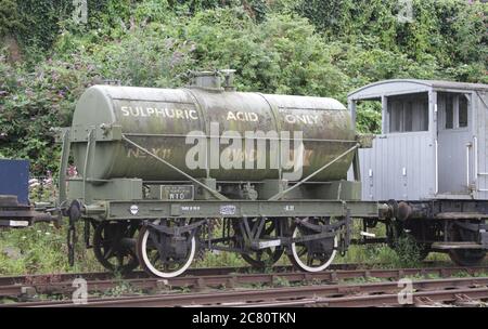 BRISTOL, VEREINIGTES KÖNIGREICH - 07. Aug 2012: Altes Güterkraftfahrzeug an den Docks in Bristol, England Stockfoto