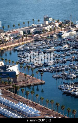 ALICANTE, SPANIEN - 20. Okt 2019: Bahia de Alicante desde el Castillo de Santa Barbara Stockfoto