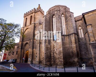 Puerta e iglesia de San Juan. Laguardia. Álava. País Vasco. España Stockfoto