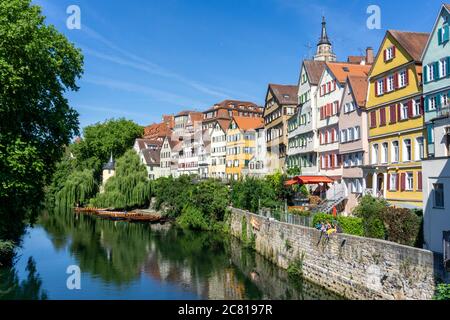 Tübingen, BW - 18. Juli 2020: Blick auf die Altstadt von Tübingen am Neckar Stockfoto