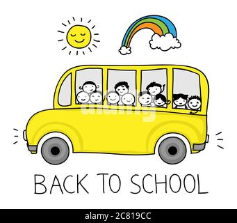 Kindische Zeichnung von einem School Bus voll mit glücklichen Kindern. Doodle Schreiben von Zurück in die Schule und lachende Sonne mit Rainbow Stockfoto