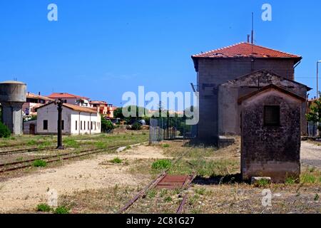 Palau, Sardinien, Italien. Alter Bahnhof Stockfoto