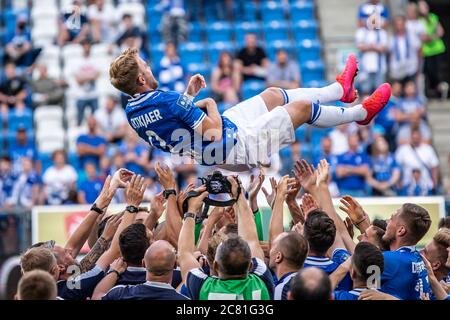 Posen, Polen. Juli 2020. Lech Poznan-Spieler feiern beim polnischen PKO Ekstraklasa-Spiel zwischen Lech Poznan und Jagiellonia Bialystok im Stadtstadion in Poznan.Endstand; Lech Poznan 4:0 Jagiellonia Bialystok. Kredit: SOPA Images Limited/Alamy Live Nachrichten Stockfoto