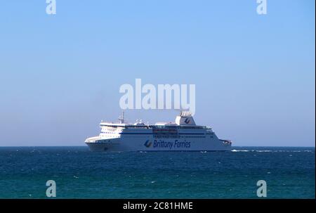 Brittany Ferry Cap Finistere Ankunft im Hafen von Santander vom Strand von Somo Santander Cantabria Spanien aus gesehen Stockfoto