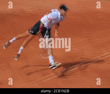 Tennisspieler Dominic Thiem aus Österreich in Aktion in Kitzbühel, Tirol, Österreich. Stockfoto