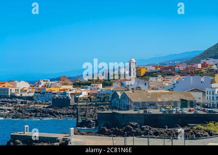 Schöner Panoramablick auf eine gemütliche Garachico-Stadt am Meer, Teneriffa, Kanarische Inseln, Spanien. Stockfoto