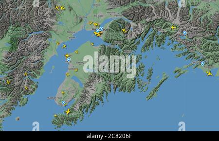 Flugverkehr über Alaska, USA (20. juli 2020, UTC18.05) im Internet mit Flightradar 24-Seite, während der Coronavirus-Pandemie Stockfoto