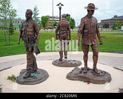 Ehrengarten-Denkmal für drei RCMP-Konstables, die 2014 in Moncton, New Brunswick, Kanada, getötet wurden Stockfoto