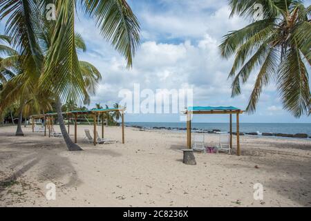 Christiansted, St. Croix, USVI-September 23,2019: Tamarind Reef Resort Strandentspannung auf St. Croix in den tropischen US Virgin Islands. Stockfoto