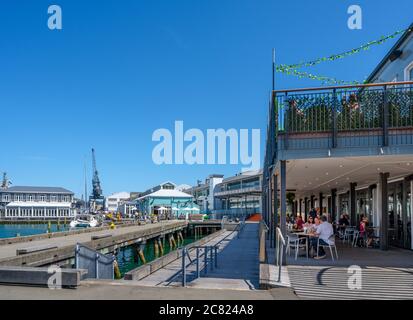 Bar am Wasser in Queens Wharf, Wellington, Neuseeland Stockfoto