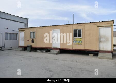 Arbeitslager : Maskat, Oman - 17-07-2020. Hütten für Arbeit. Hütten. Oman-Industrie. Stockfoto