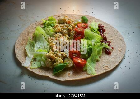 Gesunde selbstgemachte vegetarische Tortilla Wrap Stockfoto