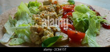 Gesunde selbstgemachte vegetarische Tortilla Wrap Stockfoto