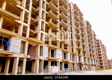 ahmedabad, Gujrat, Indien,- juni 2019 : Blick auf einen Neubau von großen Gebäuden in ahmedabad Stockfoto