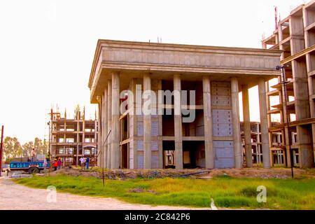 ahmedabad, Gujrat, Indien,- juni 2019 : Blick auf einen Neubau von großen Gebäuden in ahmedabad Stockfoto