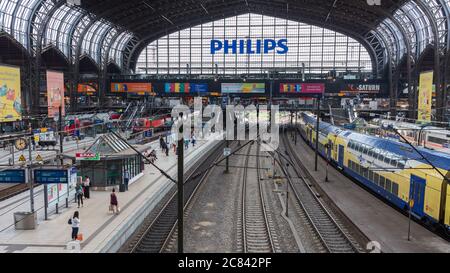 Innenansicht des Hamburger Hauptbahnhofs. Stockfoto