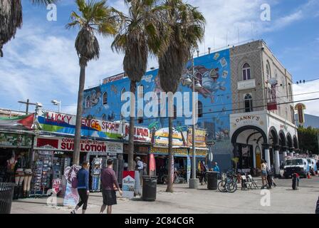 LOS ANGELES, USA - 06. Mai 2016: Berühmte Venice Beach Boardwalk, Los Angeles - Kalifornien Stockfoto
