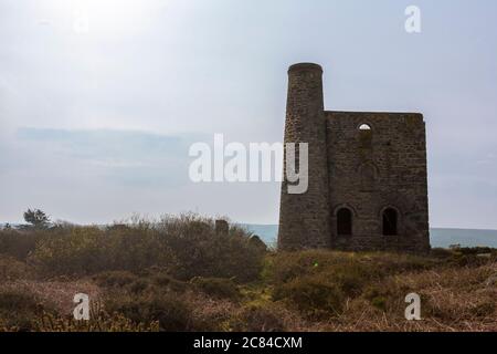 Die Ruinen des Maschinenhauses der Giew Mine auf Trink Hill, Towednack, Cornwall, Großbritannien Stockfoto