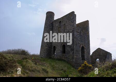 Die Ruinen des Maschinenhauses der Giew Mine auf Trink Hill, Towednack, Cornwall, Großbritannien Stockfoto