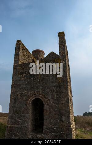 Die Ruinen des Maschinenhauses der Giew Mine auf Trink Hill, Towednack, Cornwall, Großbritannien Stockfoto