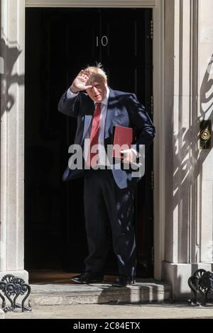 London, Großbritannien. Juli 2020. Der britische Premierminister Boris Johnson kehrt nach diesem vormittags in die Downing Street 10 zurück. Kredit: Imageplotter/Alamy Live Nachrichten Stockfoto