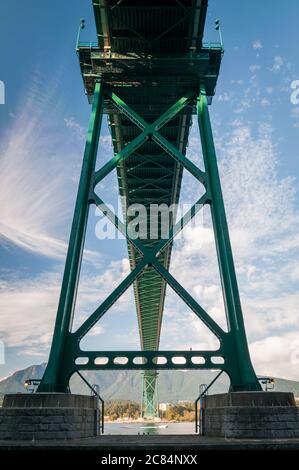 First Narrows Bridge oder Lion's Gate Bridge, Vancouver, British Columbia, Kanada. Stockfoto