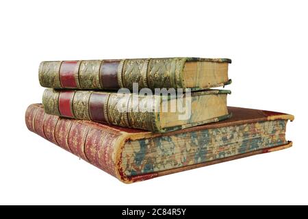 Stapel antiker Bücher, isoliert auf weißem Hintergrund, freier Kopierplatz auf den Dornen der Bücher Stockfoto