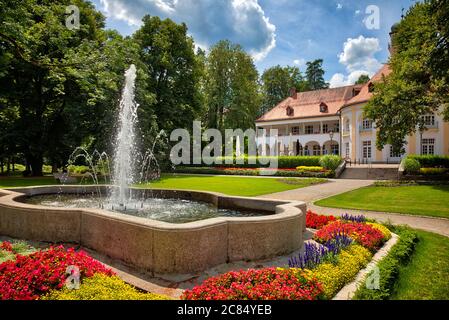 DE - BAYERN: Das Kurhaus des Architekten Gabriel von Seidl und der öffentliche Kurpark in Bad Tölz Stockfoto