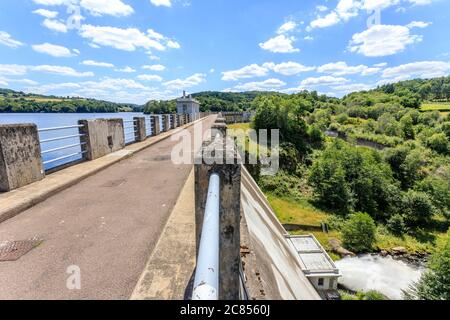 Frankreich, Yonne, Regional Natural Park of Morvan, Chastellux sur Cure, Lac de Crescent, Dam // Frankreich, Yonne (89), Parc naturel régional du Morvan, Chas Stockfoto