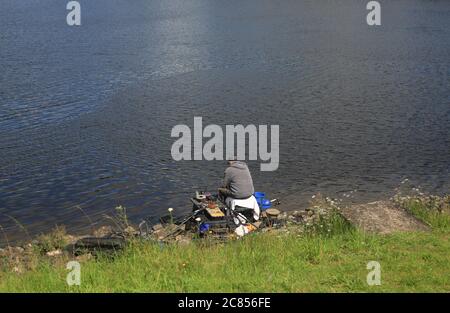 Angler Angeln in Trimpley Reservoir, Worcestershire, England, Großbritannien. Stockfoto