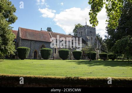 Wendover, Großbritannien. Juli 2020. Die Kirche der Heiligen Maria aus dem 14. Jahrhundert. Oliver Cromwells Soldaten lagerten während des englischen Bürgerkriegs in der Kirche und die erste Penny Sparbank in Großbritannien wurde 1799 von Pfarrer Joseph Smith in der Sakristei der Kirche gegründet. Kredit: Mark Kerrison/Alamy Live Nachrichten Stockfoto