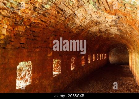 Mittelalterlicher Tunnel in der Burg von Pantokratoras, in Preveza Stadt, Epirus Region, Griechenland, Europa Stockfoto
