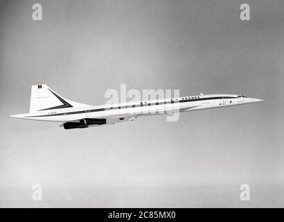 Das britisch-französische Überschallflugzeug "Concorde" mit Turbojet-Antrieb der französischen Fluggesellschaft Air France. Das Flugzeug auf dem Bild ist die F-WTSB, ein nicht kommerzielles Produktionsflugzeug, während seines letzten Fluges zwischen Châteauroux und Toulouse im April 1985. Stockfoto