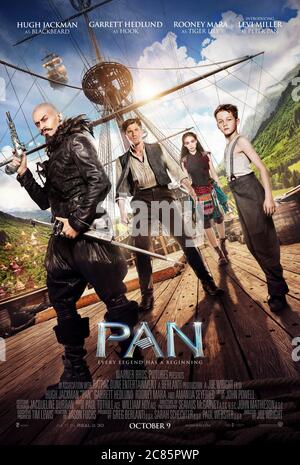 Pan (2015) Regie: Joe Wright mit Levi Miller, Hugh Jackman, Garrett Hedlund und Rooney Mara. Prequel zu J.M. Barrie's Peter und Wendy, ein Waisenkind, wird nach Neverland transportiert. Stockfoto