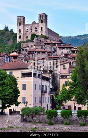 Panorama des ligurischen mittelalterlichen Dorfes Dolceacqua Imperia Italien Stockfoto