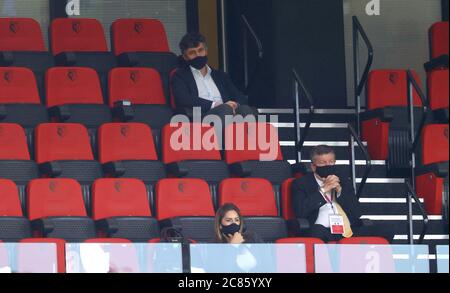 Watford-Besitzer Gino Pozzo (oben) in der Tribüne während des Premier League-Spiels in Vicarage Road, Watford. Stockfoto