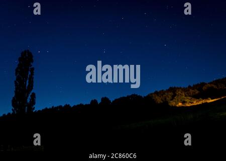 Komet Neowise, C2020 F3, am Himmel von Herreruela de Castilleria, Palencia. Spanien Stockfoto