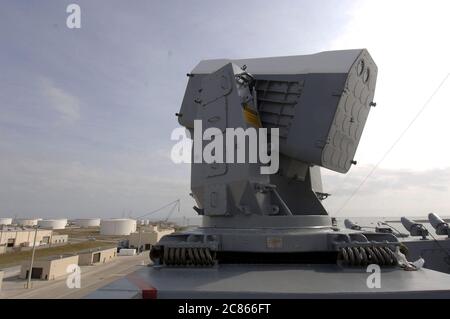 Ingleside, Texas, USA, 12. Januar 2006: Die RIM 116 Rolling Airframe Missile (RAM)-Trägerrakete auf der USS San Antonio dockte in Ingleside an. ©Bob Daemmrich Stockfoto