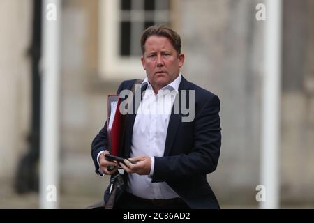 Der Minister für Wohnungsbau, Kommunalverwaltung und Kulturerbe Darragh O'Brien kommt zu einer Kabinettssitzung in Dublin Castle an. Stockfoto