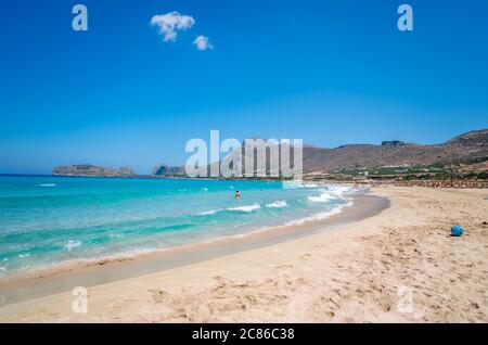 Der Strand Falasarna, einer der berühmtesten Strände Kretas, liegt in der Provinz Kissamos, am nördlichen Rand der Westküste Kretas. Stockfoto