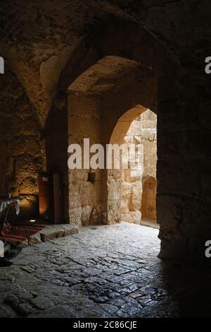 Eingang des Schlosses Ajlun, Jordanien Stockfoto