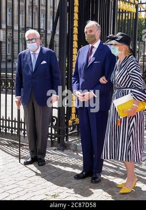 Brüssel, Belgien. Juli 2020. Prinz Laurent, Prinzessin Astrid und Prinz Lorenz von Belgien am Paleizenplein in Brussel, am 21. Juli 2020, um an der feierlichen Feier anlässlich des Nationaltages von Belgien teilzunehmen.Quelle: Albert Nieboer/ Niederlande OUT/Point de Vue OUT  /dpa/Alamy Live News Stockfoto