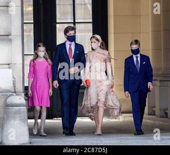 Brüssel, Belgien. Juli 2020. Prinzessin Elisabeth, Prinz Gabri?l, Prinz Emmanuel und Prinzessin El?onore von Belgien am Paleizenplein in Brussel, am 21. Juli 2020, um an der feierlichen Feier anlässlich des Nationaltages von Belgien teilzunehmen.Quelle: Albert Nieboer/ Netherlands OUT/Point de Vue OUT  /dpa/Alamy Live News Stockfoto
