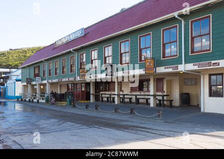 Mariners Wharf Fischmarktgebäude am Hafen von Hout Bay in Kapstadt, Südafrika Stockfoto