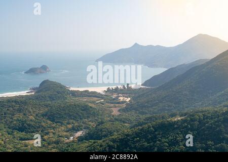 Der wunderbare Blick auf den Wanderweg im Sai Kung East Country Park in Hongkong Stockfoto