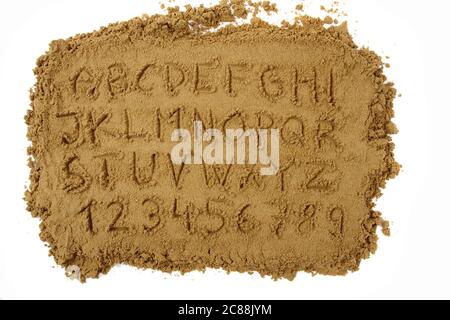 Sand Alphabet isoliert auf dem weißen Hintergrund Stockfoto