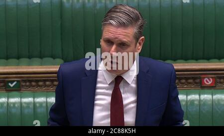 Gewerkschaftsführer Keir Starmer spricht während der Fragestunde des Premierministers im Unterhaus in London. Stockfoto