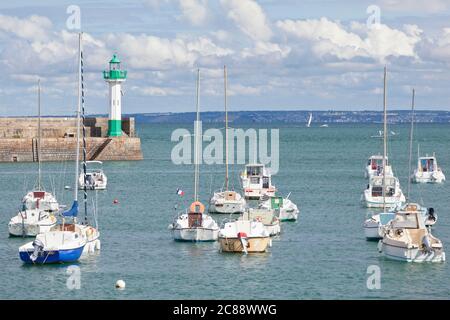 Port St Quay Portrieux Bretagne Frankreich Stockfoto