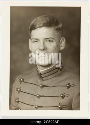 60er Jahre Porträt des West Point Military Academy Cadet in Uniform, West Point, NY, USA Stockfoto