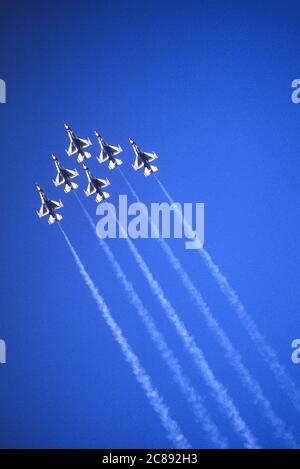 Thunderbirds USAF Air Demonstration Squadron Durchführung einer Diamantformation. USA, Amerika. Stockfoto